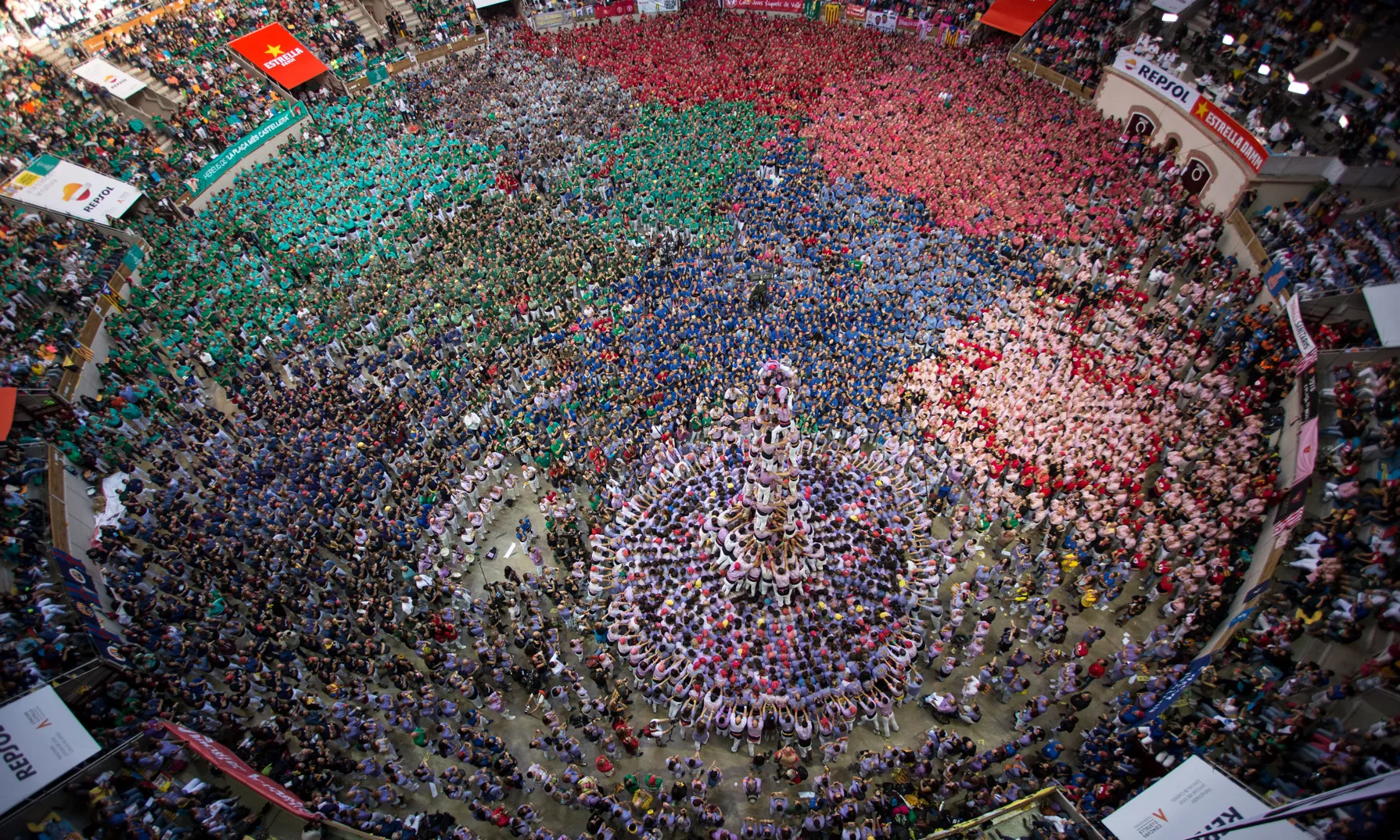La pandèmia ha trasbalsat el món casteller, però enguany el nivell torna a ser elevat i gairebé recupera la situació prepandèmica.
