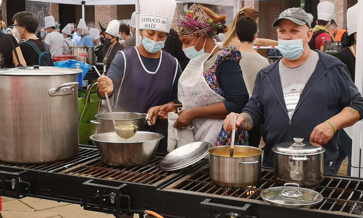 Les entitats de Nou Barris organitzen el Festival de Sopes des de fa divuit anys.