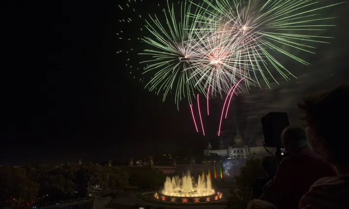 La cloenda de la Festa Major és el Piromusical a les Fonts de Montjuïc.