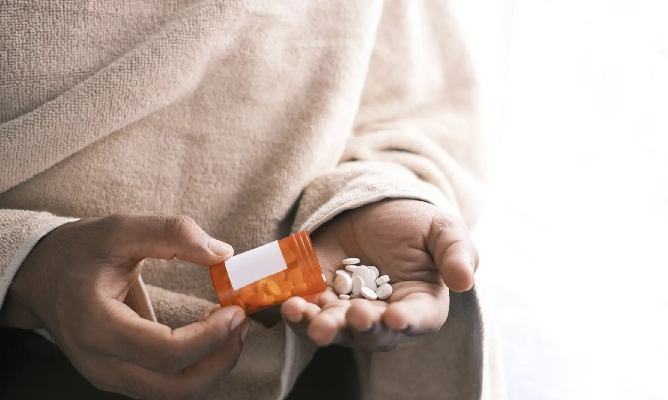 En una societat que normalitza el consum de drogues en la població masculina, les dones viuen una culpabilització i estigmatització a l'hora de demanar ajuda.