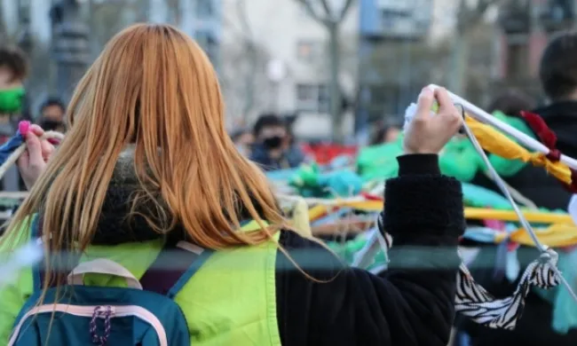 Persones participant en un acte de reivindicació contra el canvi climàtic. Font: Fridays For Future Barcelona