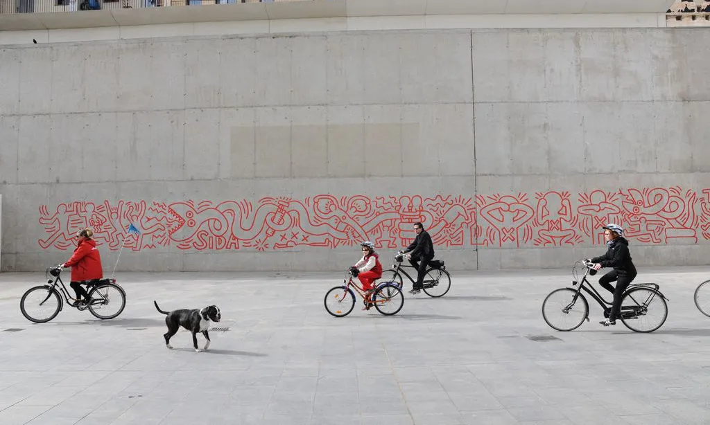 Mural contra la sida de Keith Haring, al districte de Ciutat Vella.