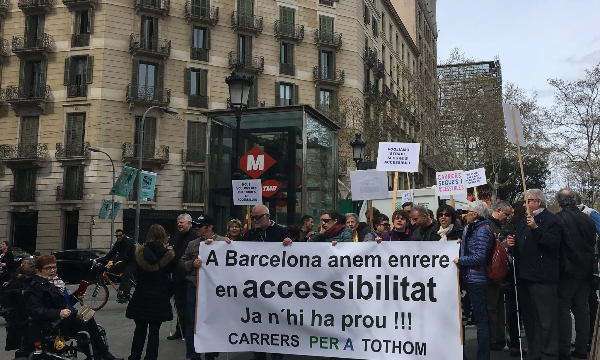 Manifestació de la Plataforma Carrers per a Tothom l'any 2018 a Passeig de Gràcia de Barcelona.