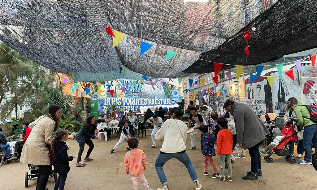 Es duran a terme una trentena d’activitats gratuïtes a diferents espais del barri del Raval de Barcelona.