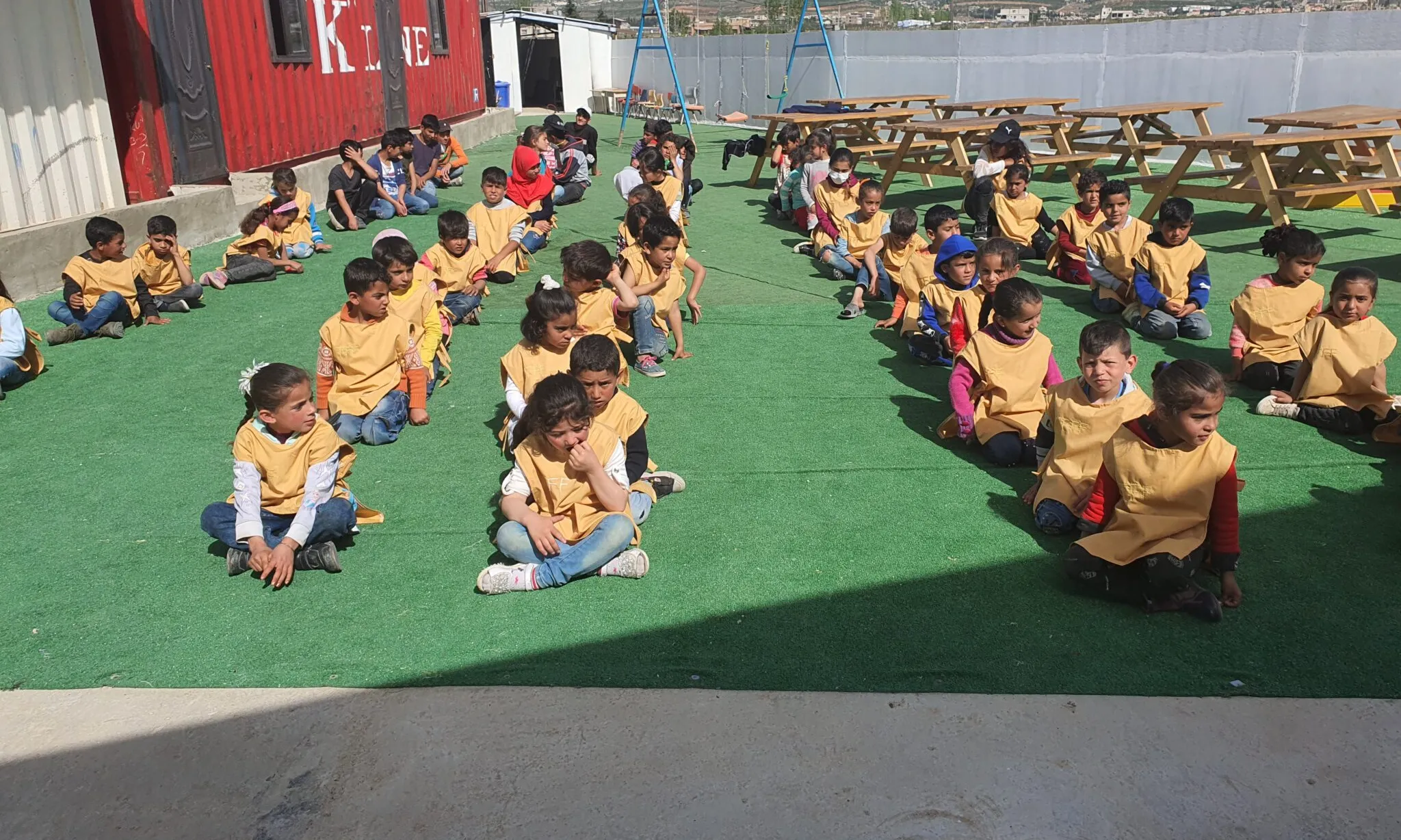 El projecte es duu a terme en col·laboració amb l'entitat local Together For the Family.