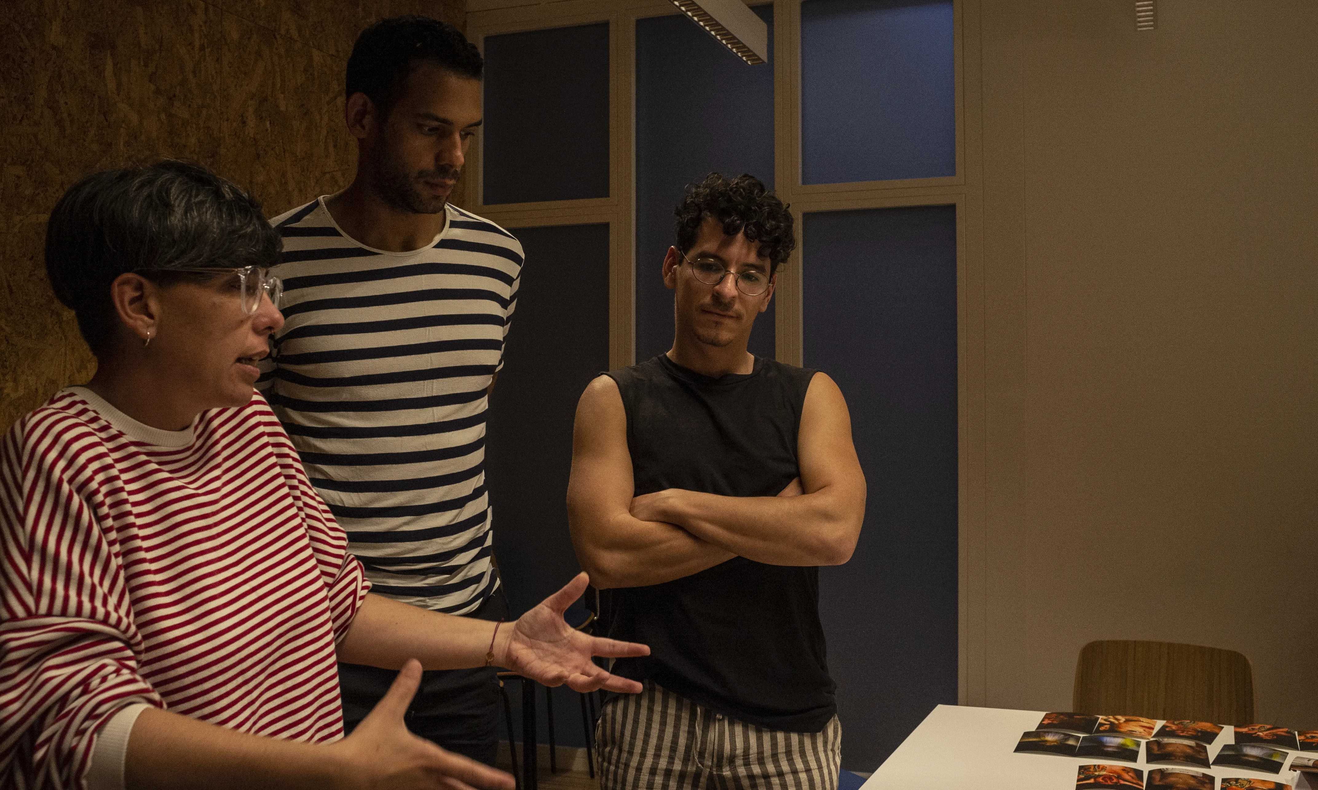 Núria Prieto amb dues de les participants de la segona edició de Passenger Tales.