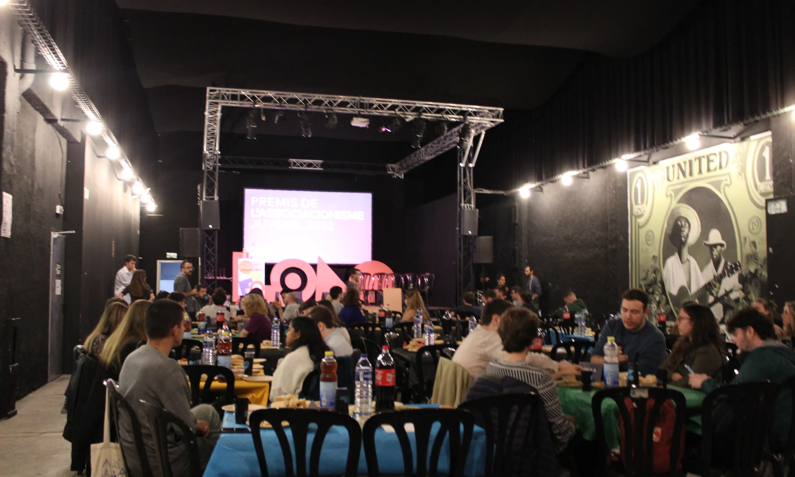 La Festa dels Premis de l’Associacionisme Juvenil s’ha celebrat aquest dissabte a la Nau Bòstik