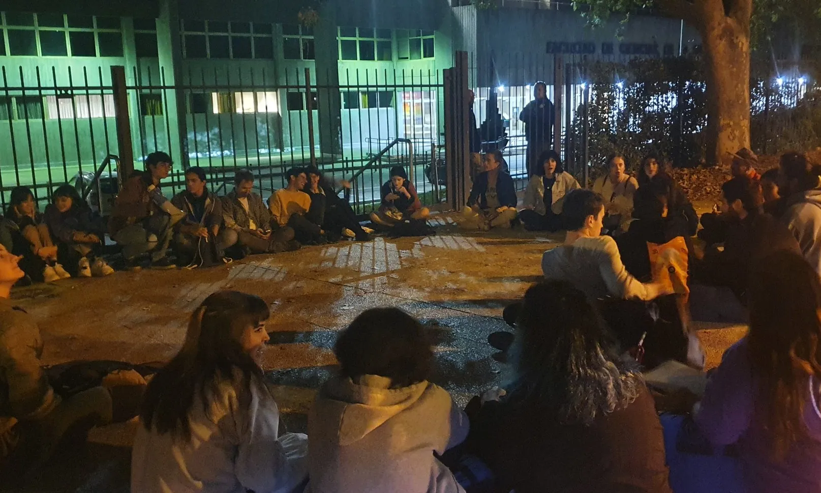 La UB incorporarà una assignatura sobre educació ecosocial, una de les demandes d’End Fossil Barcelona