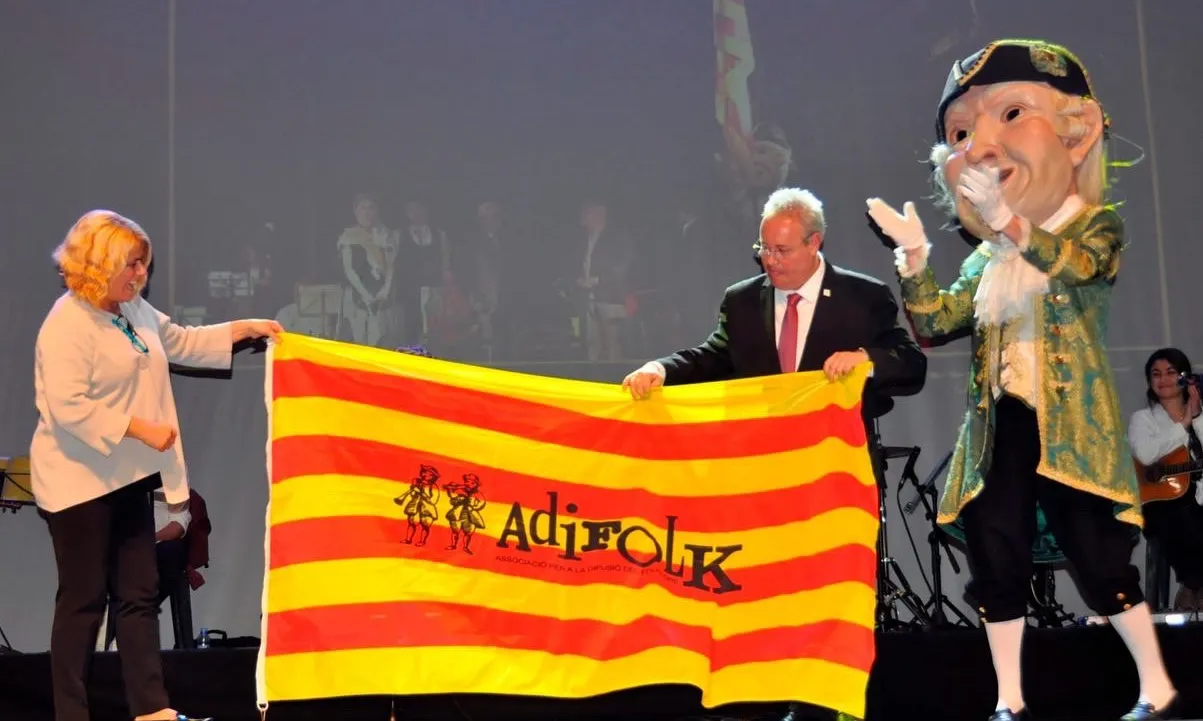 La bandera d'Adifolk deixa Elvas per viatjar cap a la ciutat de Villach.