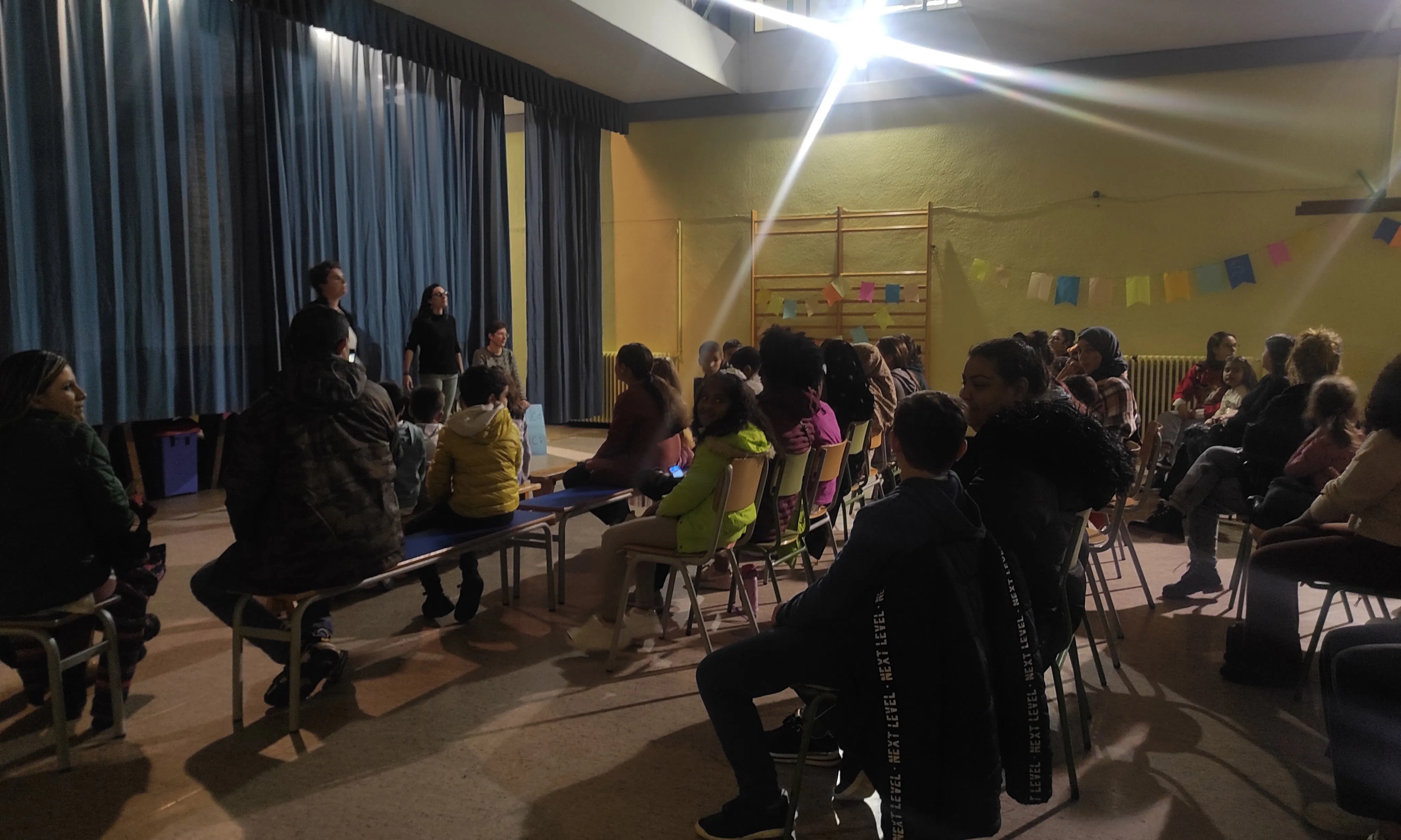 En el marc de la campanya, diversos infants, joves i famílies de la Fundació han escrit felicitacions de Nadal amb somnis i desitjos per al nou any.