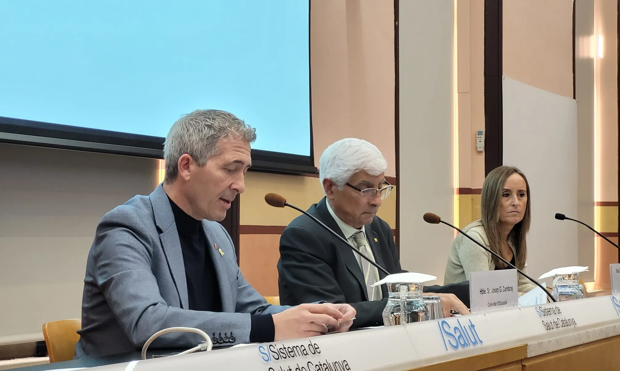 El document recull orientacions i protocols específics per als centres educatius i docents a l’hora d’afrontar aquestes situacions.