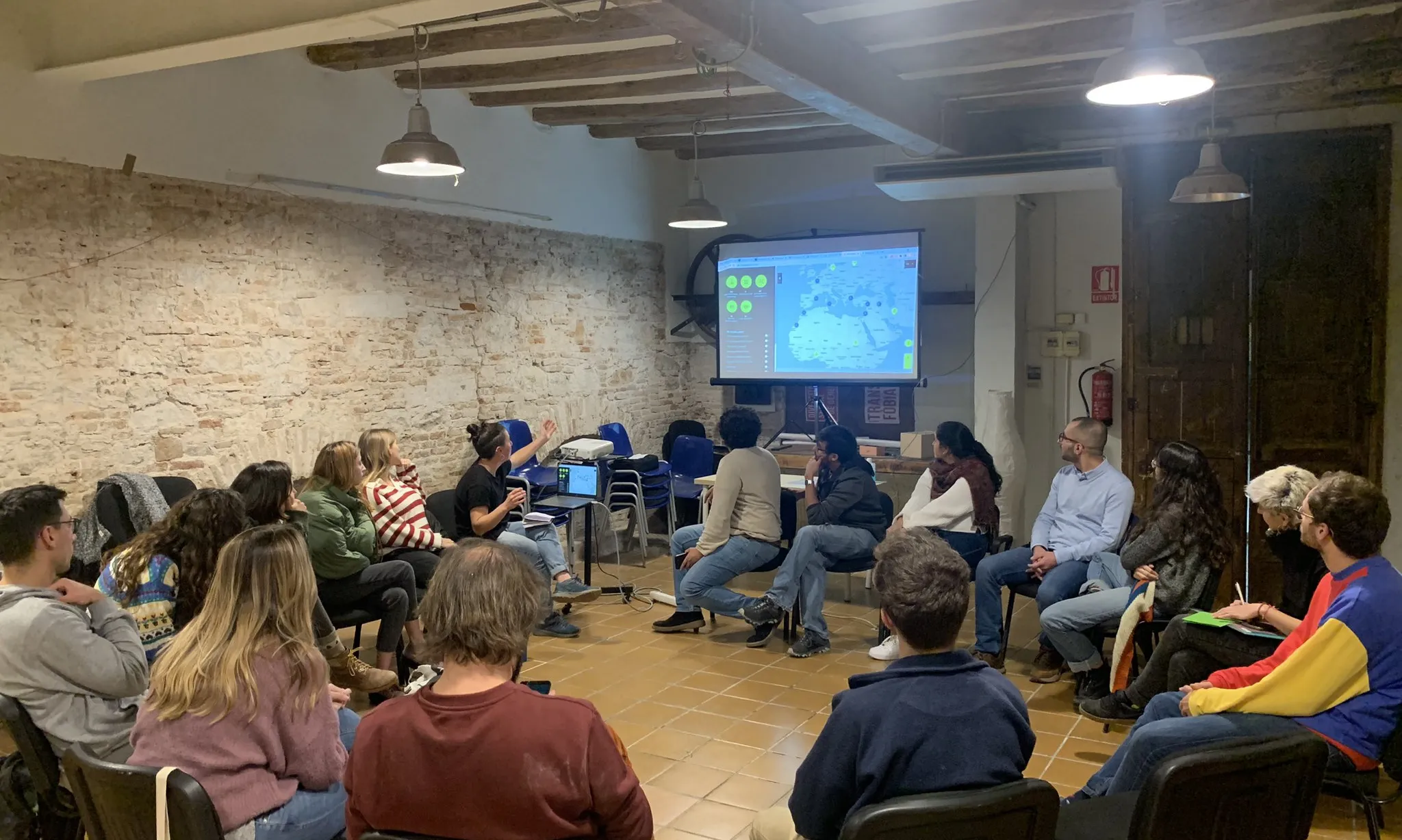 Una sessió de formació del voluntariat al SCi.