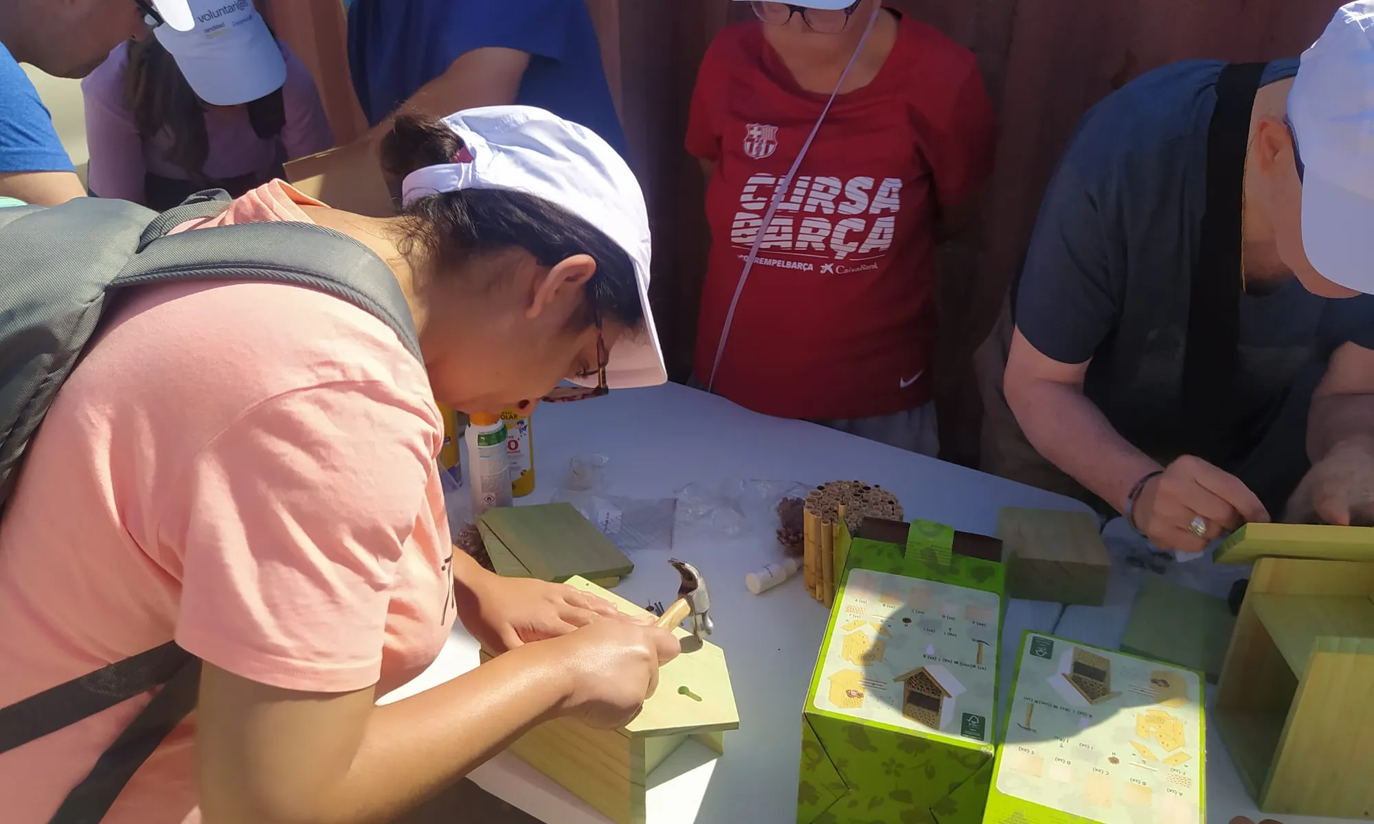 Voluntariat ambiental a les platges de Viladecans.