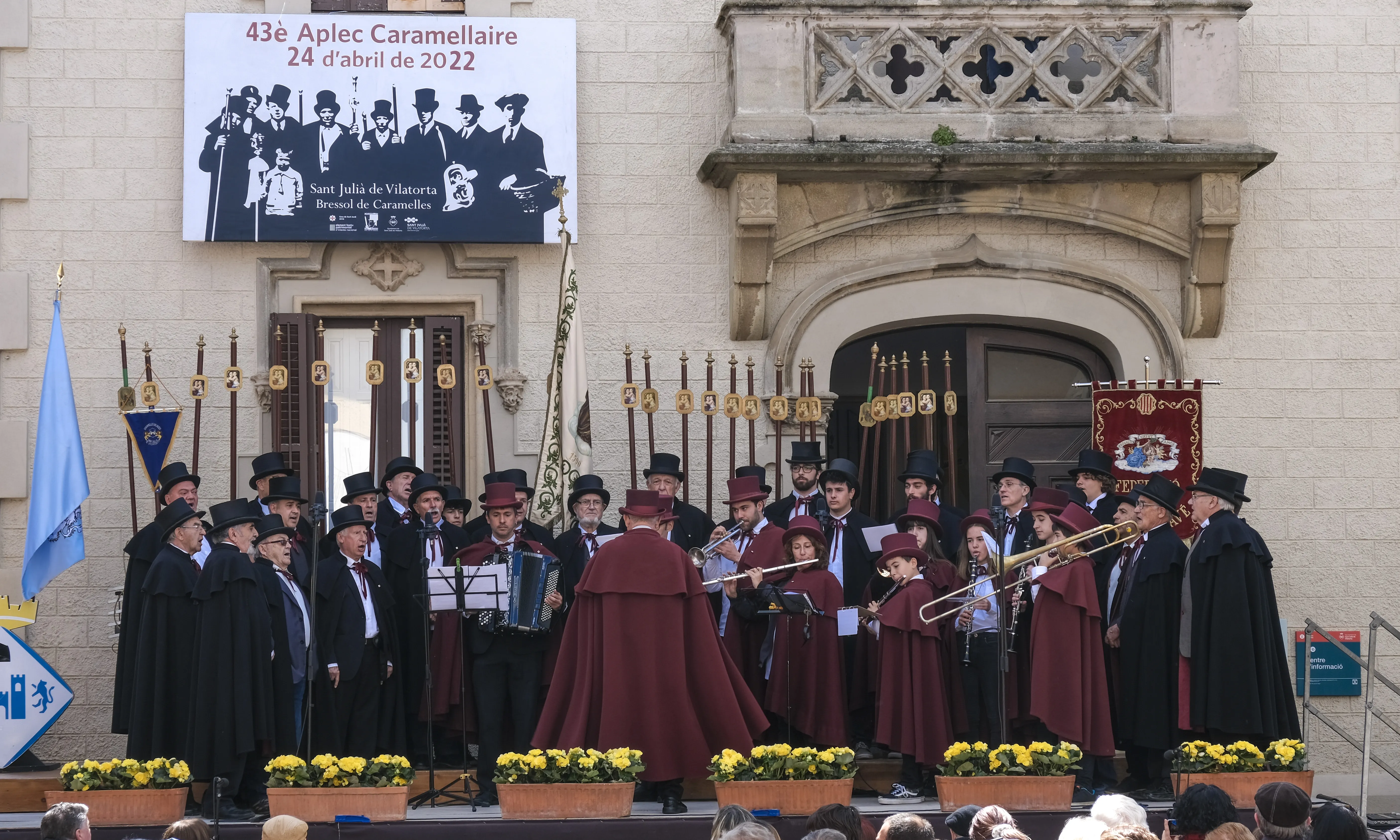 El cant dels Goigs del Roser, transmès oralment des del segle XVI, és encara avui el centre neuràlgic de la festa.