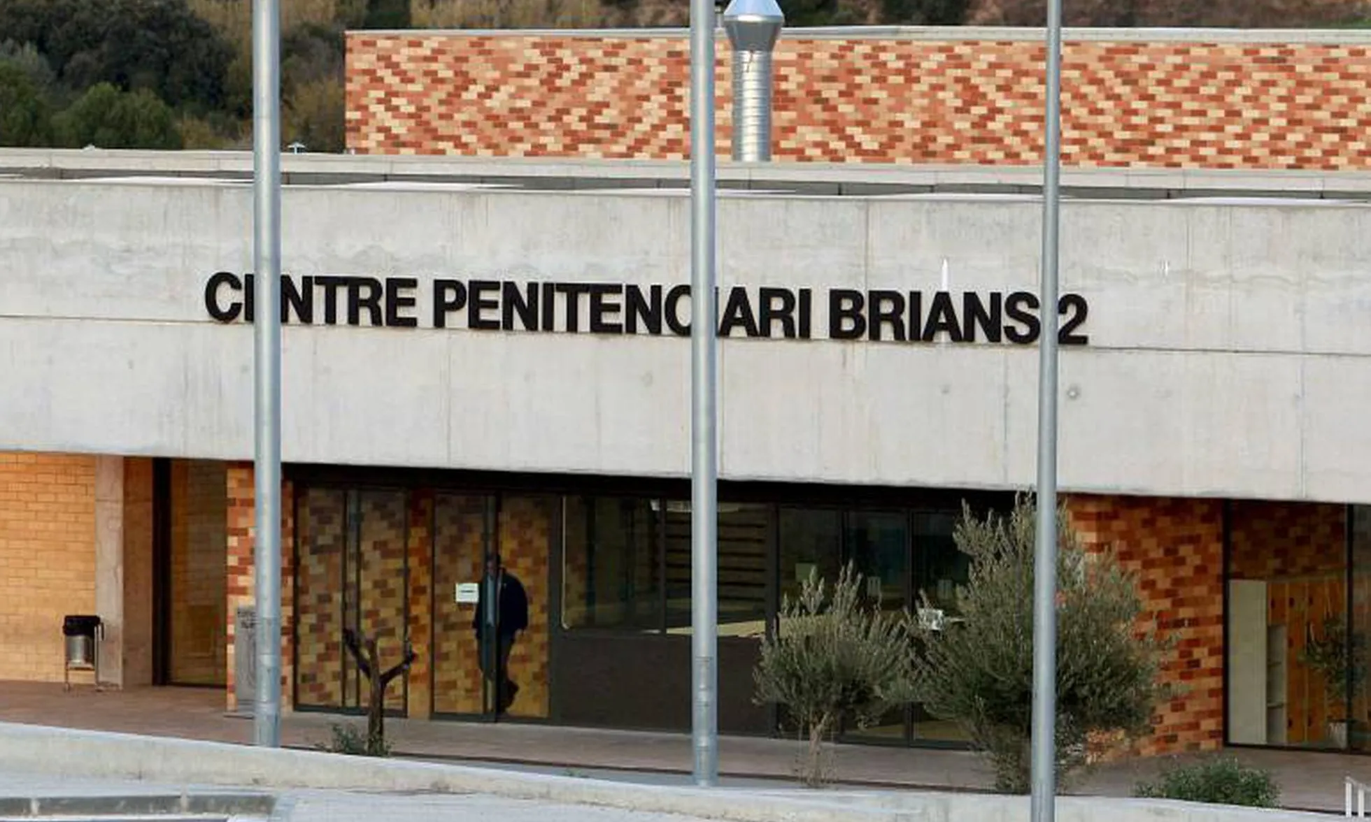 Observa vol donar estabilitat a una estructura de monitoratge de les presons catalanes.