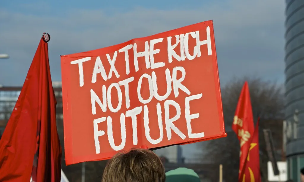 Oxfam Intermón ha llançat la campanya 'Tax the rich' per fer evidents les desigualtats.
