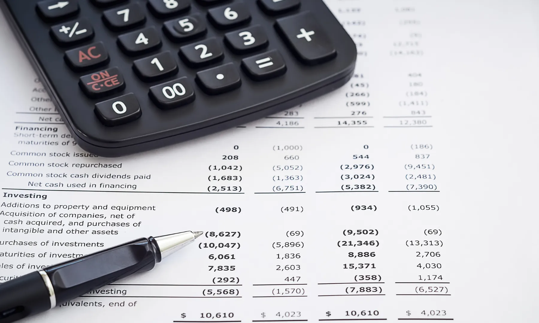 És pertinent revisar les factures o despeses per verificar que figuren com a pagades.