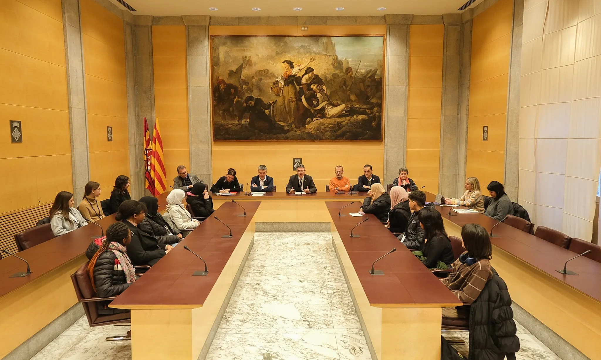 Una de les activitats que s'han dut a terme és una visita a la Diputació de Girona, on les alumnes simularan un ple municipal i la presentació d'una moció.