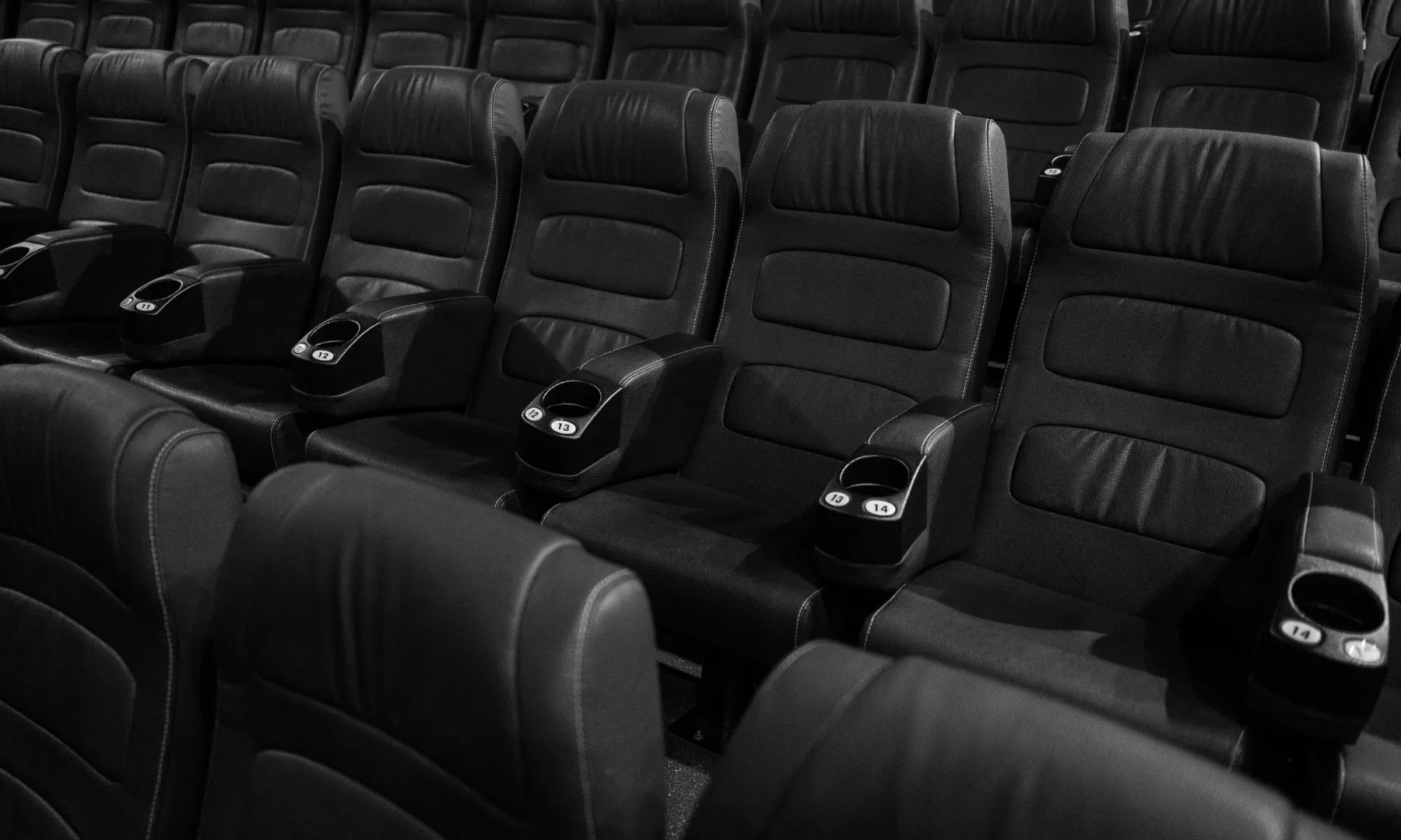 AudescMobile és una aplicació que permet a les persones amb discapacitat visual accedir a l'audiodescripció de contingut audiovisual.