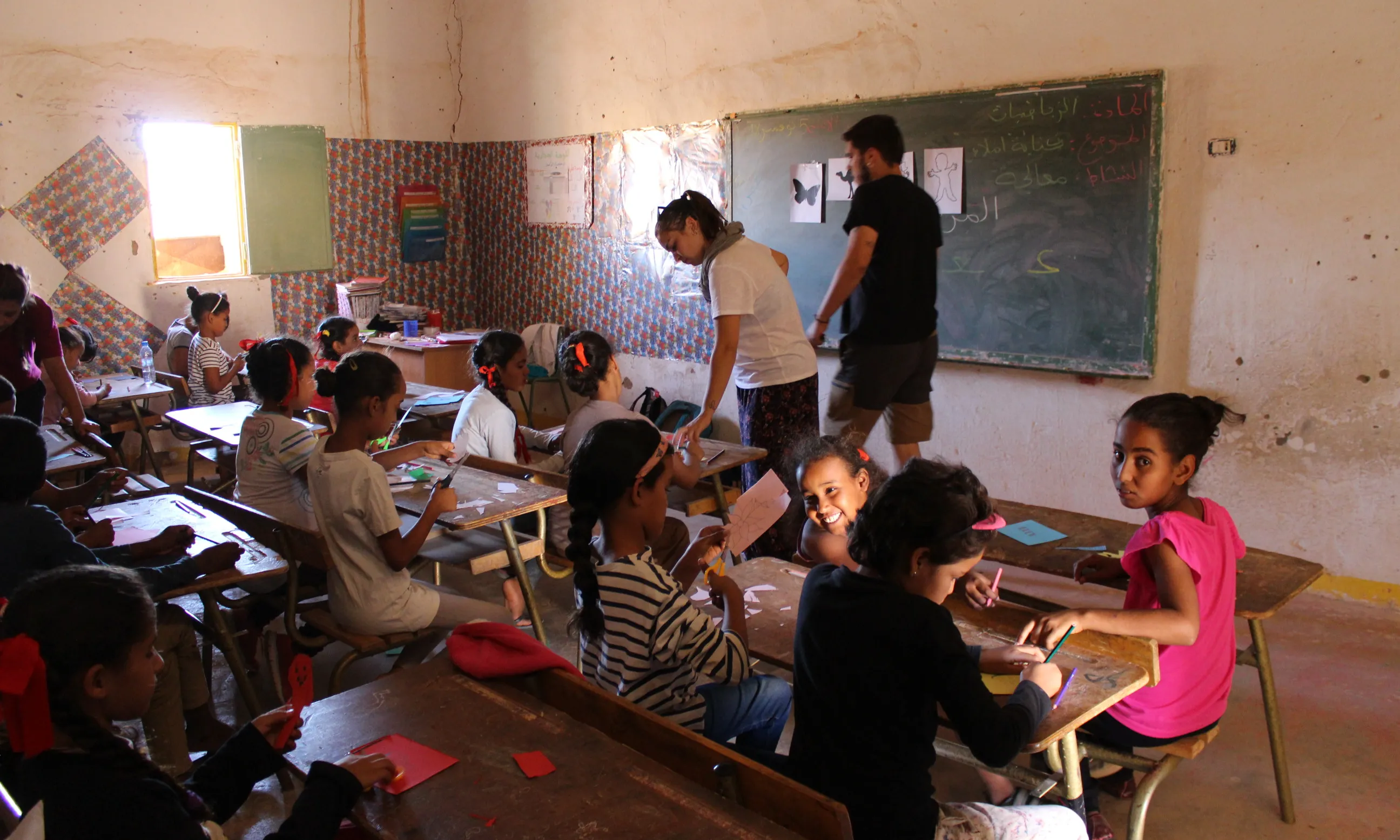 Una sessió de treball de la comissió socioeducativa a una escola de Tindouf.