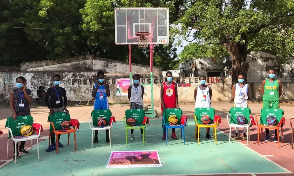 Membres d'un equip de bàsquet femení del Senegal.