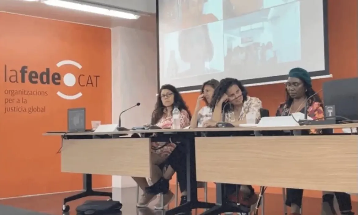 L'informe i el documental elaborats per la Xarxa de Migració, Gènere i Desenvolupament es va presentar a Lafede.cat.