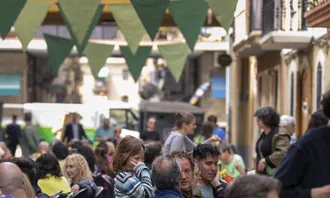 Dinar de Festa de la Primavera de la Barceloneta. Font: Flickr - Ajuntament de Barcelona Dinar de Festa de la Primavera de la Barceloneta. Font: Flickr - Ajuntament de Barcelona