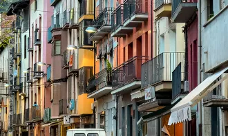Imatge d'un plaça a la Seu d'Urgell. Font: Flickr - Jorge Franganillo