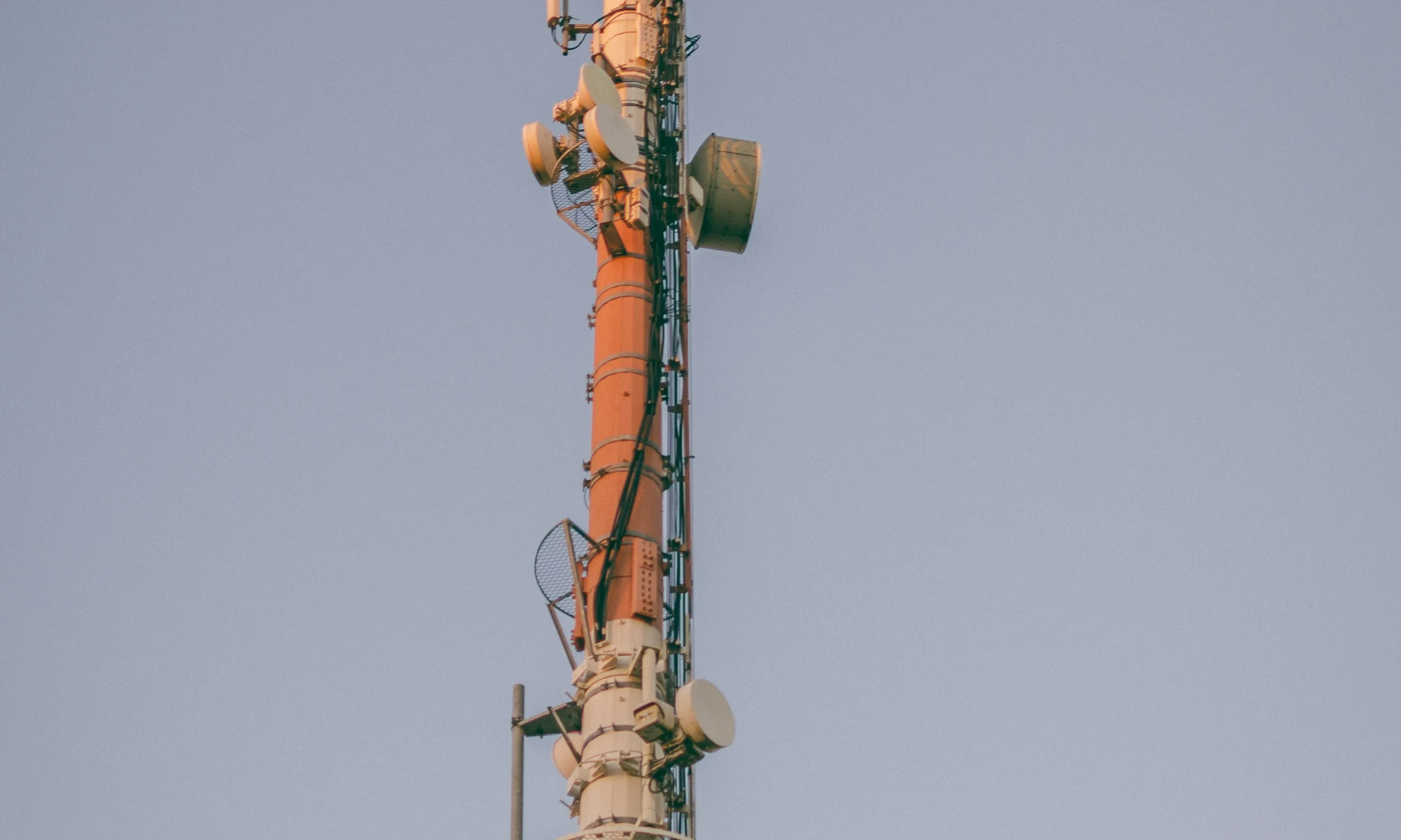 Antena de mòbil. Font: Pexels - MESSALA CIULLA