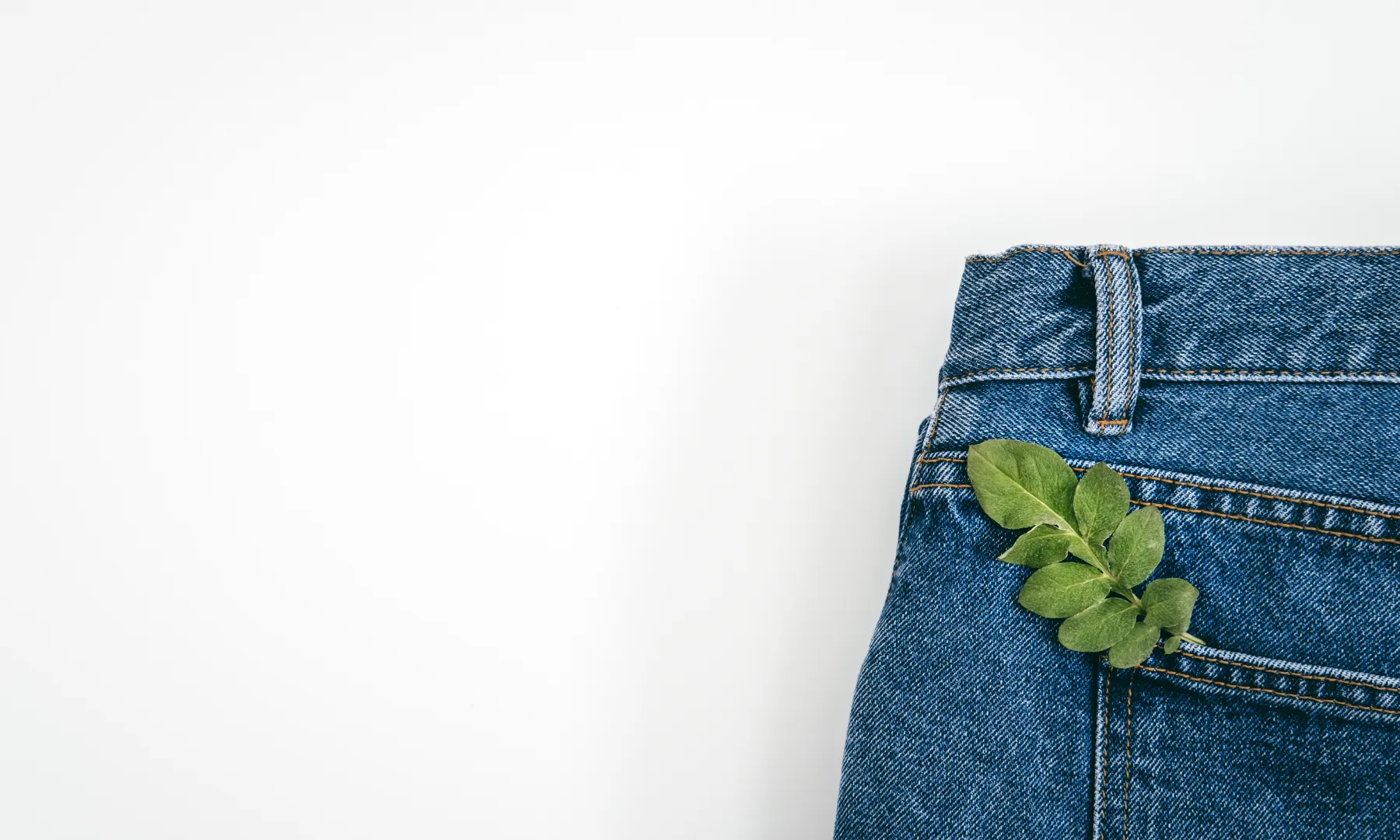 Els preus de la moda sostenible són més elevats, perquè asseguren la qualitat dels materials i un tractament just per a les persones treballadores i el medi ambient.