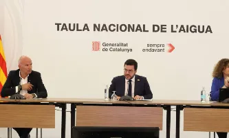 El president de la Generalitat Pere Aragonès, i el conseller d’Acció Climàtica, Alimentació i Agenda Rural, David Mascort, en l'acte de constitució de la Taula.