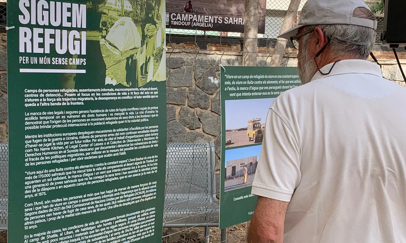'Siguem refugi' compta amb quatre vessants: una exposició fotogràfica, una campanya comunicativa, una acció a l'espai públic i una guia per a escoles i instituts.