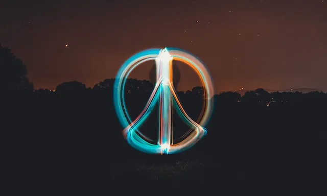 Símbol de la pau. Font: Unsplash - Christian Wiediger Símbol de la pau. Font: Unsplash - Christian Wiediger