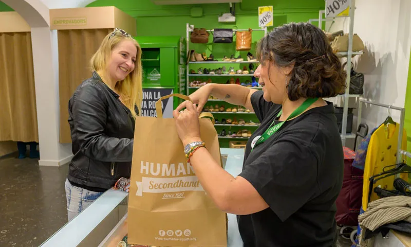 Venda a la botiga Humana. 