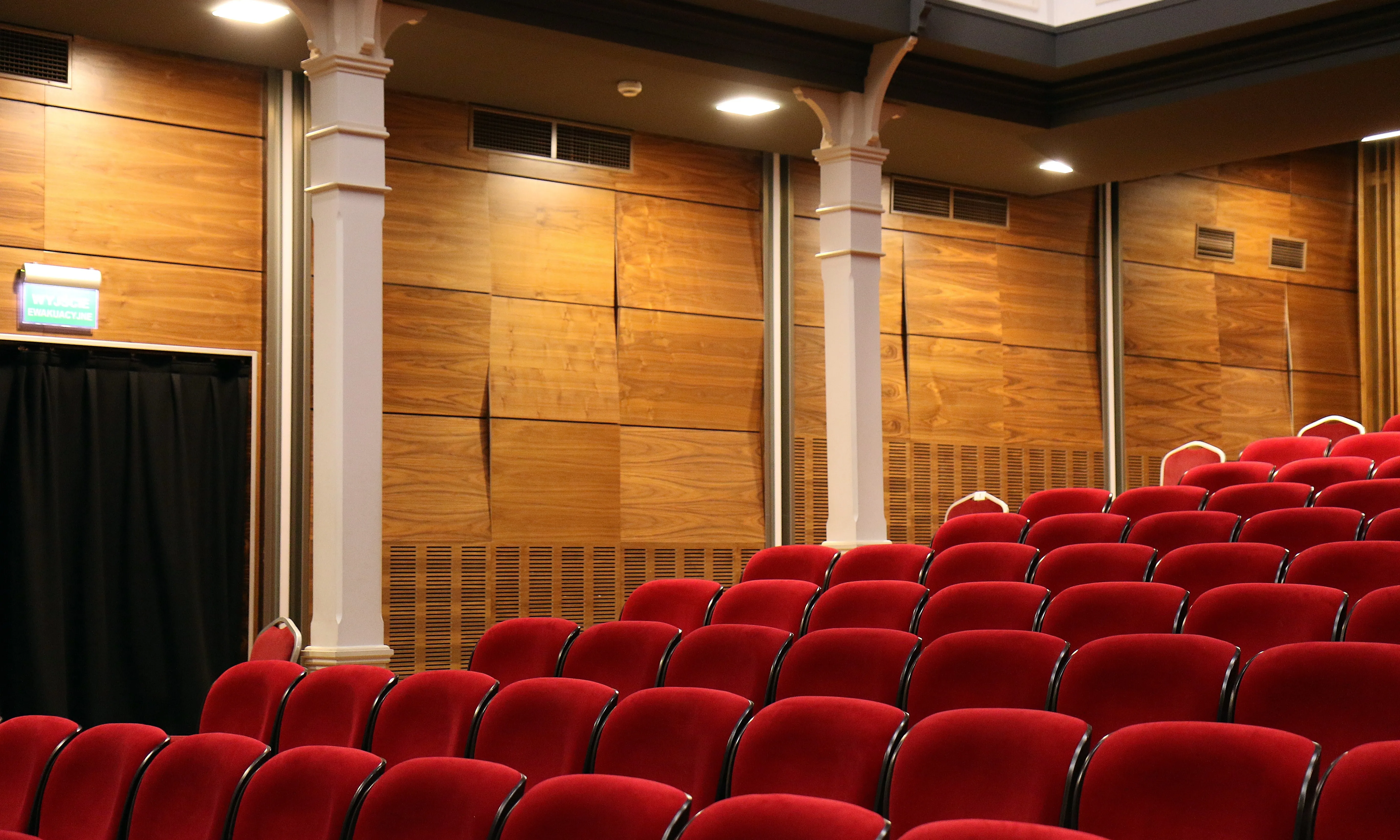 Pati de butaques d'un teatre. Font: Pixabay