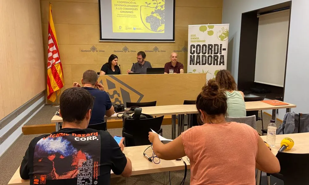 La Coordinadora proposa la creació d'una xarxa entre els ajuntaments de Girona per caminar cap a una mateixa direcció en termes de cooperació.
