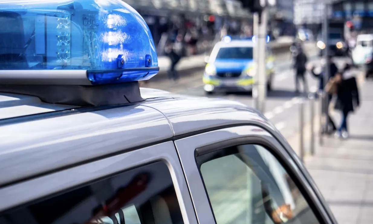 SOS Racisme denúncia que, històricament, els cossos policials han actuat des d'unes arrels de racisme estructural i colonialisme.