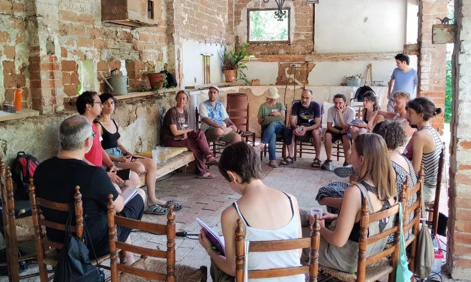 Trobada a les jornades 'Comunals o barbàrie' al Konvent, a Cal Rosal, el Berguedà.