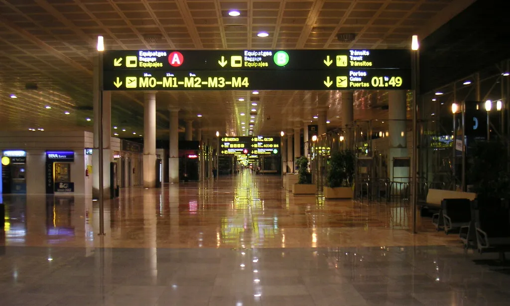 Rahmatinia i la seva família han estat els darrers deu dies retinguts en un espai de reduïdes dimensions de l’Aeroport del Prat.