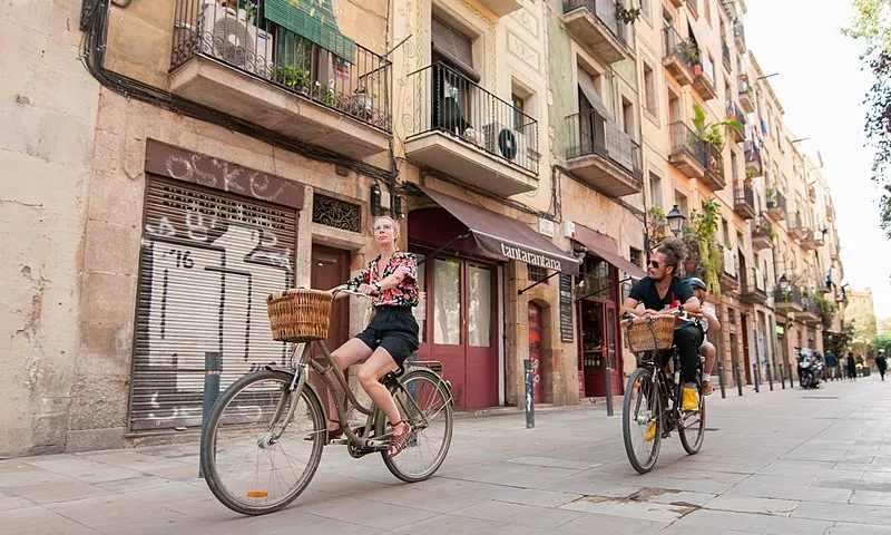 La bicicleta és un mitjà de transport saludable i sostenible amb les ciutats.