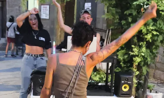 Les activitats que es duen a terme i la seva programació es basa en funció de les necessitats i inquietuds de les joves. 