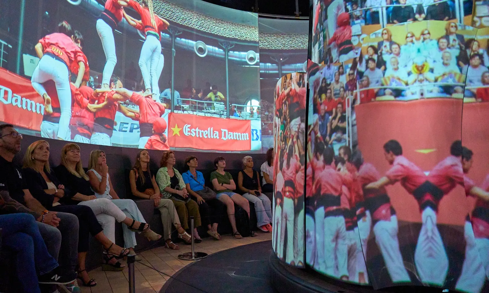 El museu compta amb més de dues hores de material audiovisual en el qual destaca un espectacle immersiu únic.