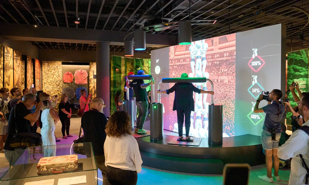 Món Casteller és en un centre museístic d'experiències per sentir i viure les emocions dels castells.