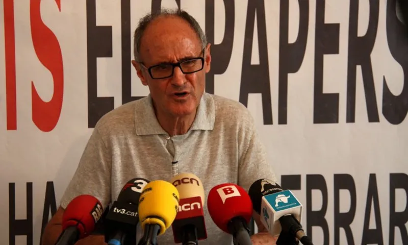 Josep Cruanyes, coordinador i president de la Comissió de la Dignitat, en roda de premsa.