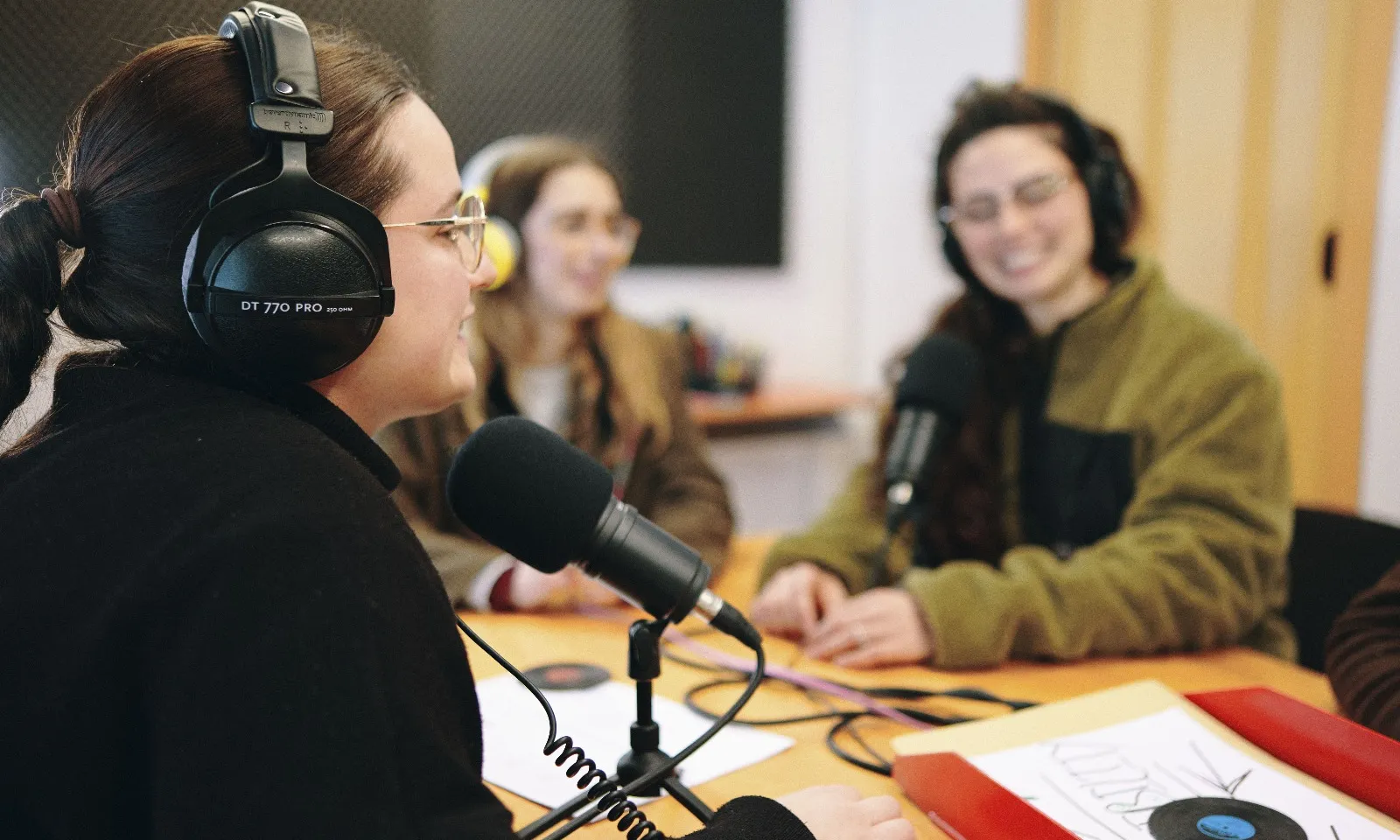 Algunes de les participants en els primers episodis de 'La Flama'. Font: Ocell de Foc Volant.