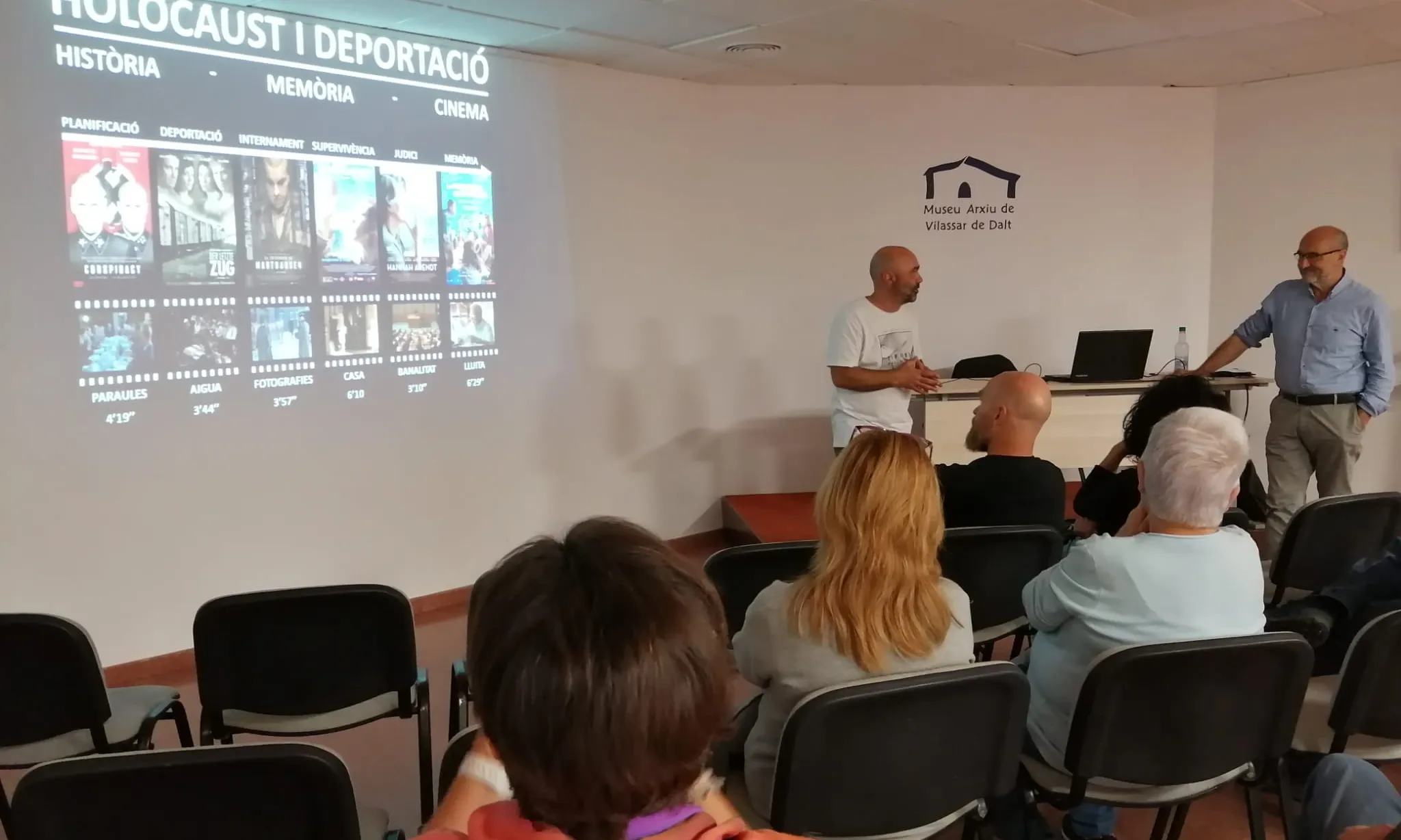 Taller de Cinema 'Holocaust i Deportació' a una localitat de la xarxa.