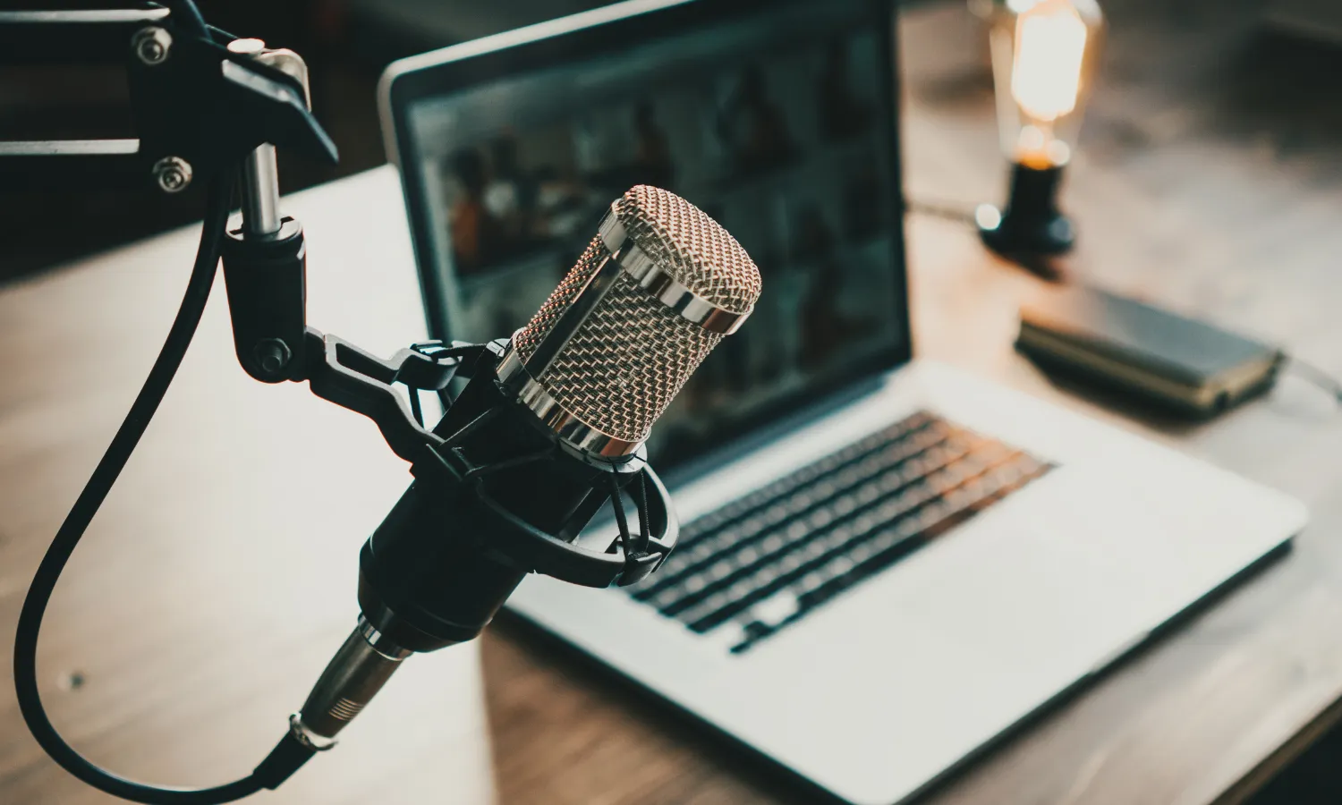 ‘Entitats al dia’ és un pòdcast que tindrà com a mínim vuit episodis. 