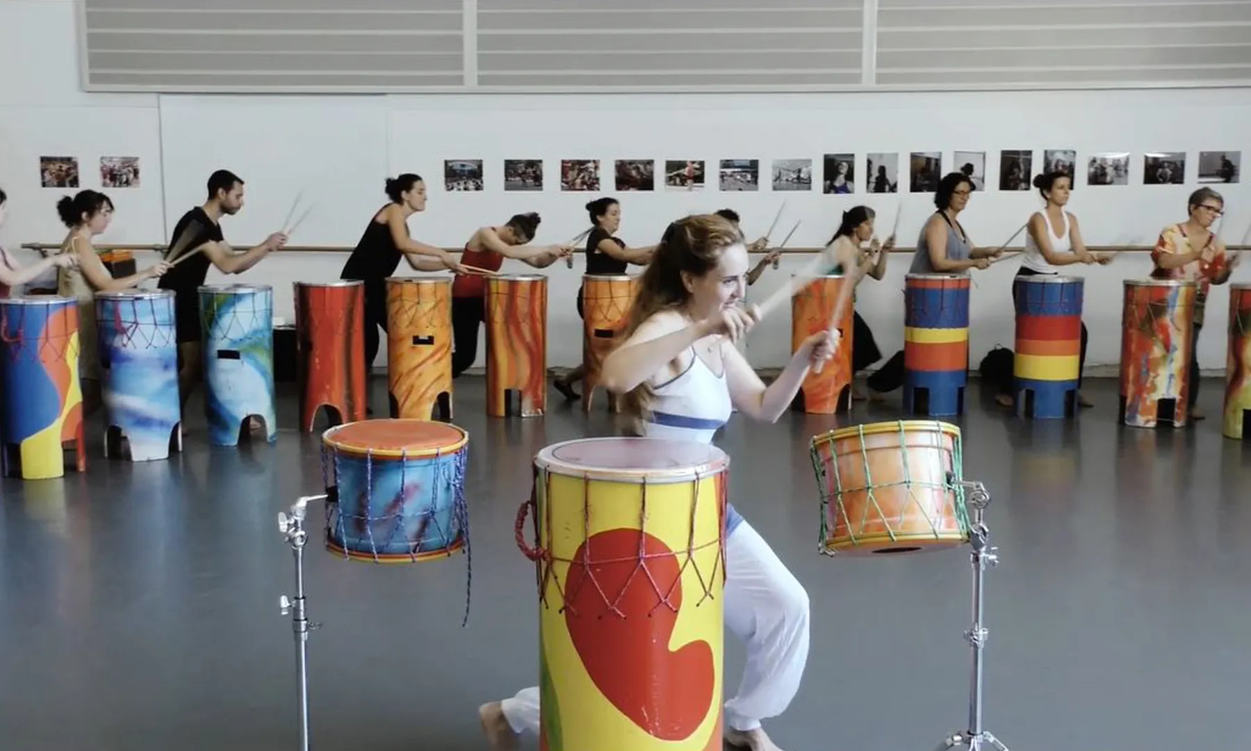 Aproximació a la metodologia de treball de PerKimBa per garantir un aprenentatge vivencial a les aules i potenciar l’escolta i la creativitat musical.