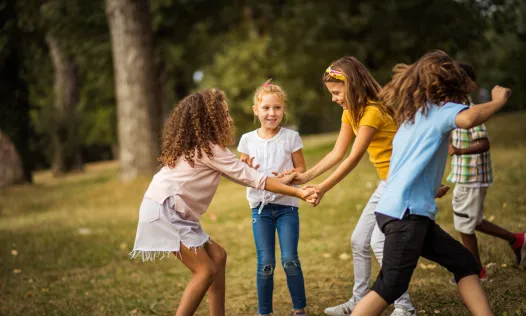 UNICEF Comitè Catalunya té com a missió protegir i promoure els drets de la infància. Font: Canva.