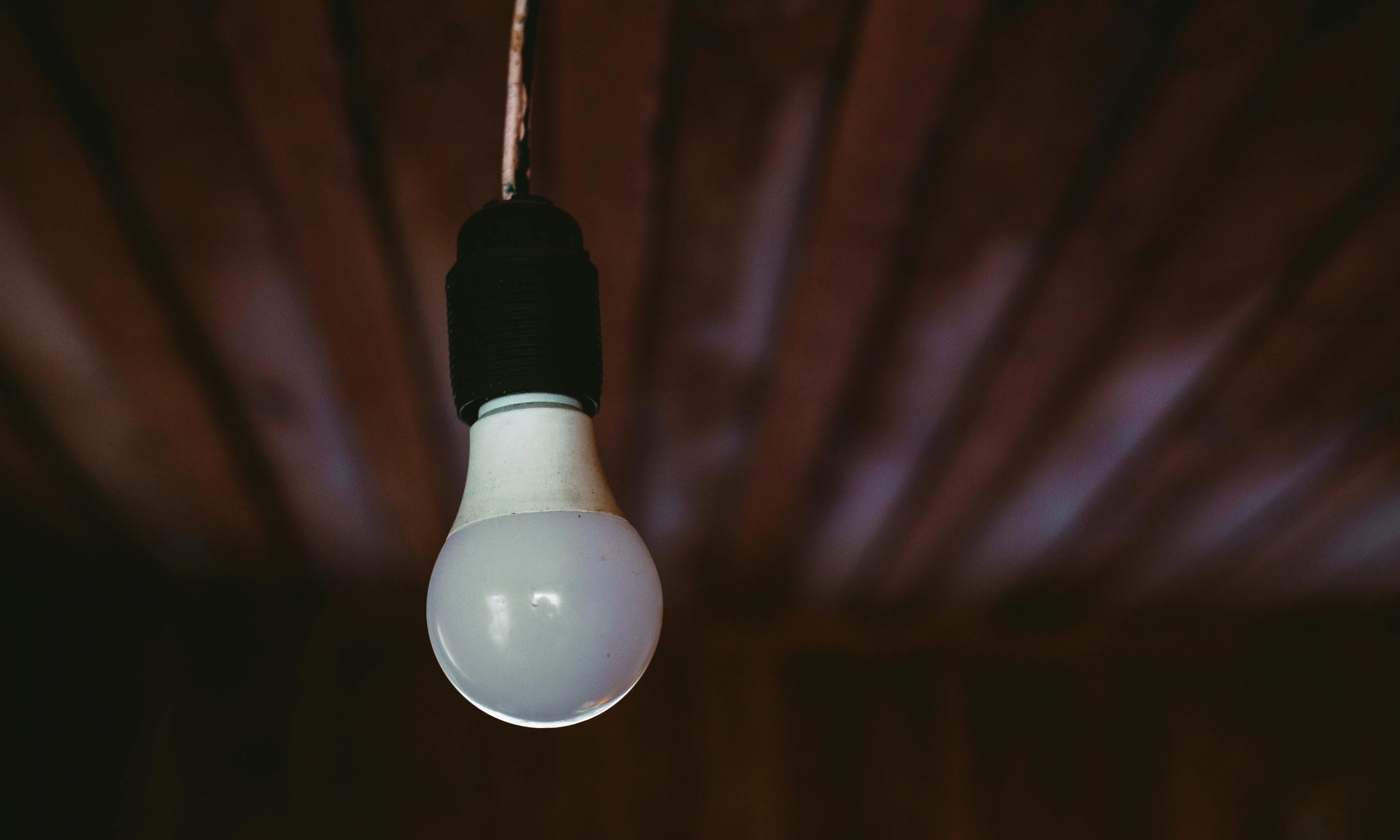 L'informe també incideix en una problemàtica social rellevant en la qual les dones també tenen més probabilitats de patir: la pobresa energètica.